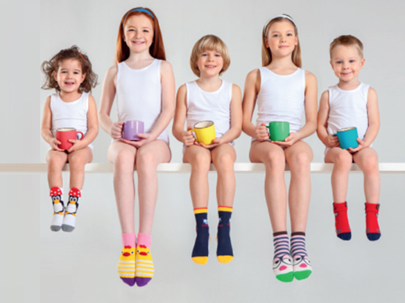 На оптовый склад компании Dimanche Lingerie поступила новая коллекция детских колготок и носков